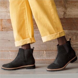 TOMS Black Skylar Chelsea Boots